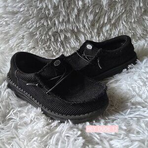 HEYDUDE Wally Funk Mono